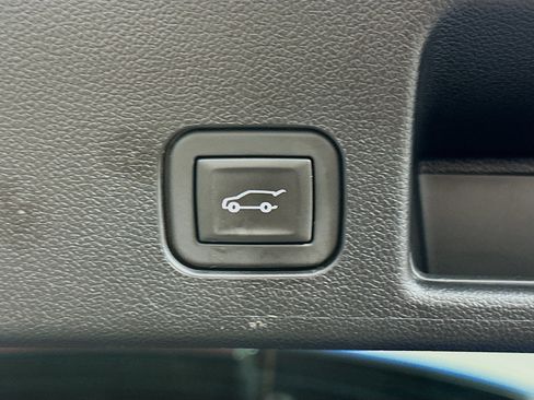 Used 2024 Chevrolet Equinox EV LT FWD image 29