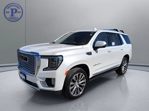 Used 2021 GMC Yukon Denali w/ Denali Premium Package AWD/4WD image 3