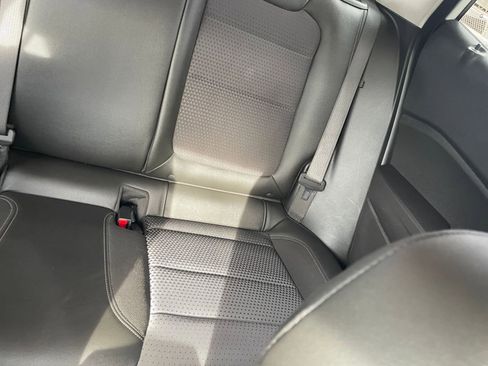 Used 2025 Chevrolet Trax LT image 35