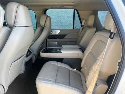 Used 2020 Lincoln Navigator Reserve w/ Luxury Package image 5