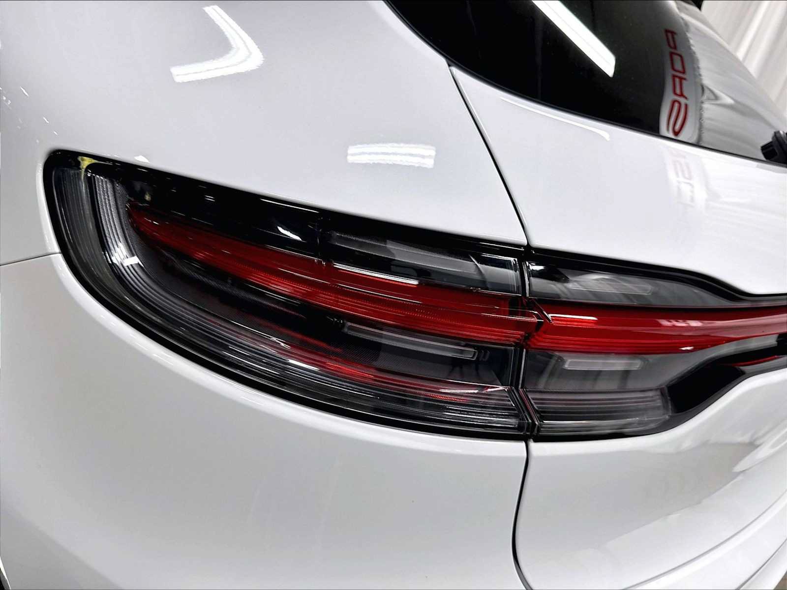 Used 2026 Porsche Macan AWD/4WD image 34