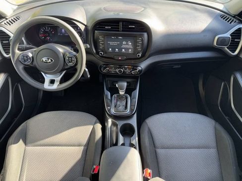 Used 2021 Kia Soul LX FWD image 14