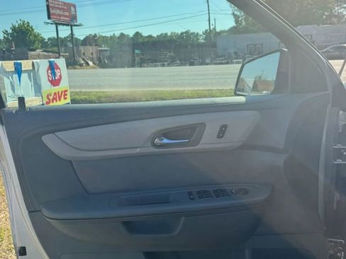 Used 2017 Chevrolet Traverse LS image 12