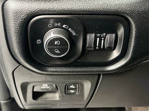 Used 2021 RAM 1500 Laramie image 10