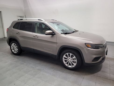 Used 2019 Jeep Cherokee Latitude w/ Popular Appearance Group FWD image 11