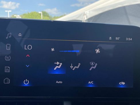 Used 2025 Chevrolet Trax ACTIV w/ Driver Confidence Package image 24