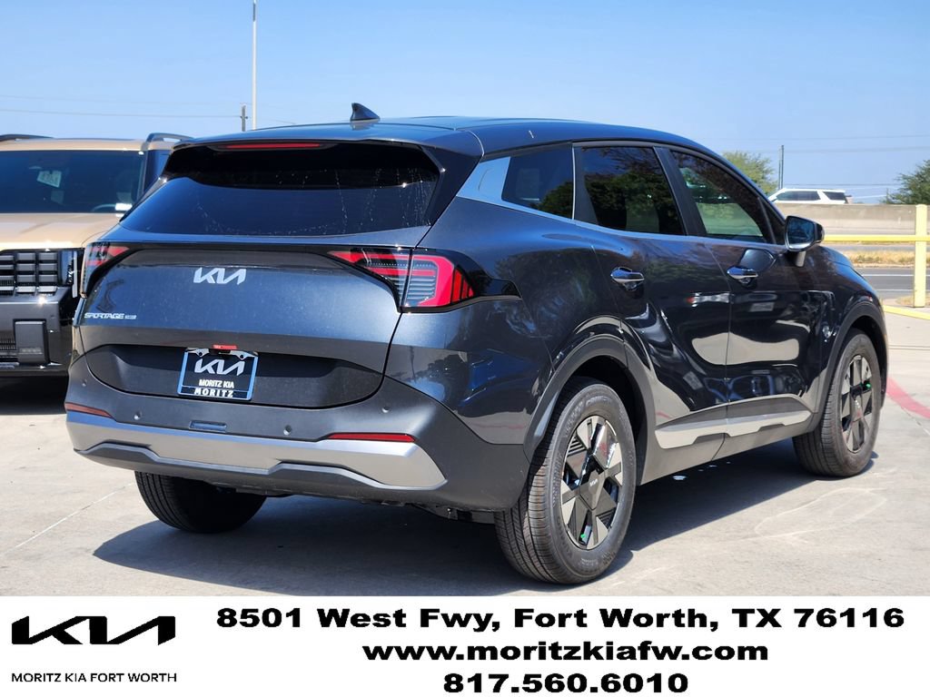 New 2027 Kia Sportage LX FWD image 3