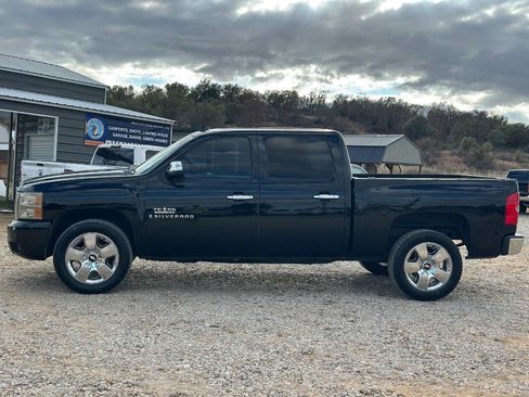 Used 2009 Chevrolet Silverado 1500 LT w/ Texas Edition image 2