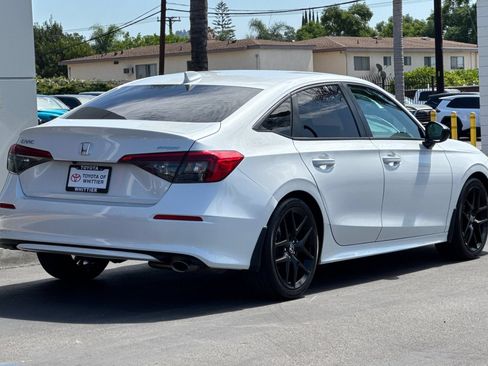Used 2023 Honda Civic Sport image 5