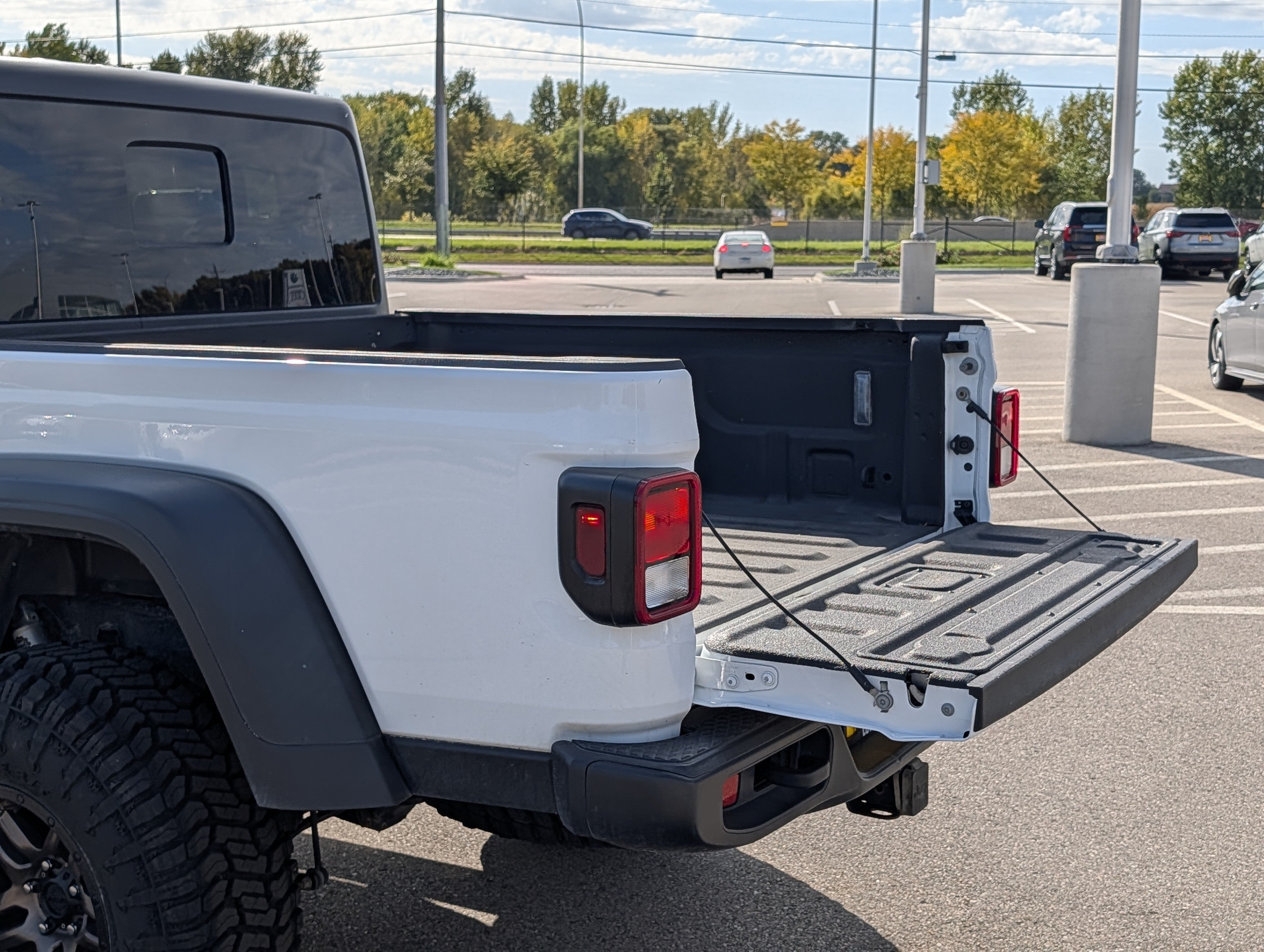 Used 2020 Jeep Gladiator Sport w/ Quick Order Package 23S AWD/4WD image 22