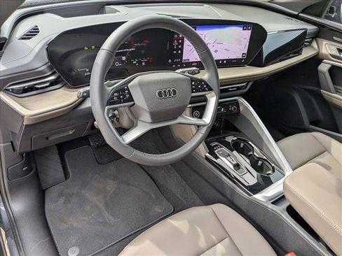 Used 2025 Audi Q5 Premium Plus AWD/4WD image 3