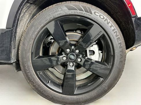 Used 2024 Land Rover Defender 110 X-Dynamic SE image 31