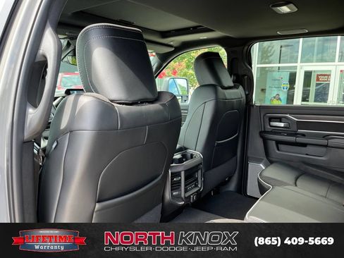 New 2026 RAM 2500 Laramie AWD/4WD image 16