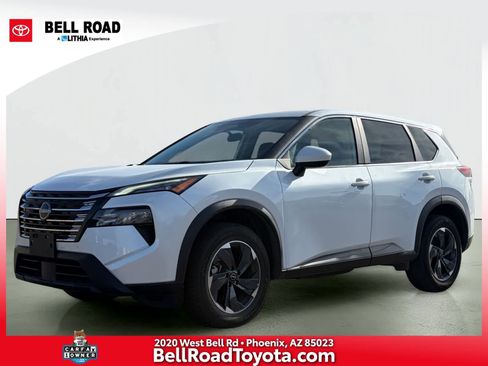 Used 2024 Nissan Rogue SV image 1