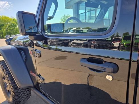 Used 2023 Jeep Gladiator Mojave w/ Cold Weather Group AWD/4WD image 35