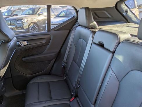 Used 2025 Volvo XC40 B5 Core w/ Protection Package Premier image 23