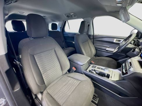 Used 2021 Ford Explorer XLT image 19