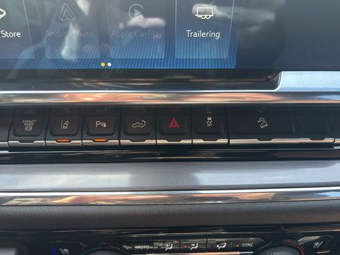 Used 2025 Chevrolet Silverado 3500 High Country w/ Technology Package AWD/4WD image 17
