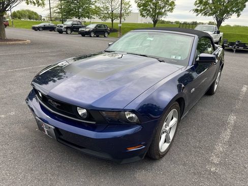 Used 2011 Ford Mustang GT Premium w/ Comfort Pkg RWD image 3