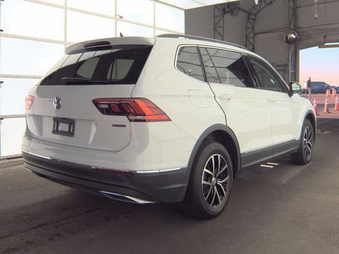Used 2021 Volkswagen Tiguan SE w/ Panoramic Sunroof Package AWD/4WD image 4