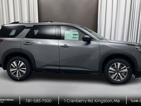 New 2026 Nissan Pathfinder SL AWD/4WD image 4