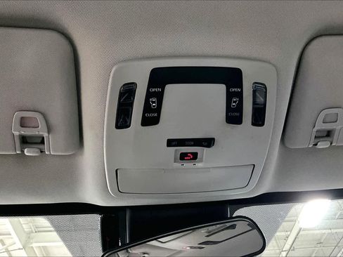 Certified 2022 Toyota Sienna LE image 33