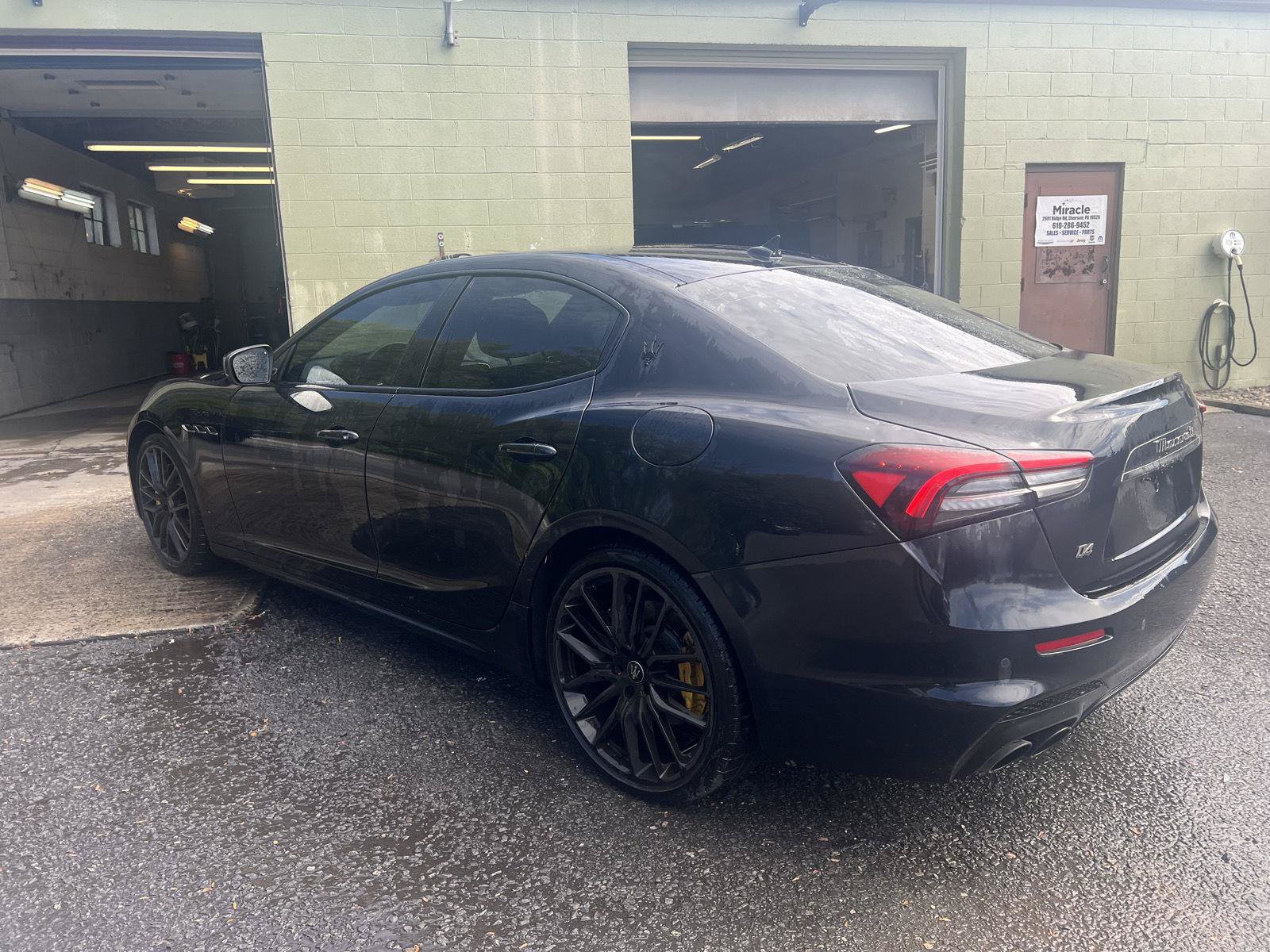 Used 2023 Maserati Ghibli Modena Q4 AWD/4WD image 5