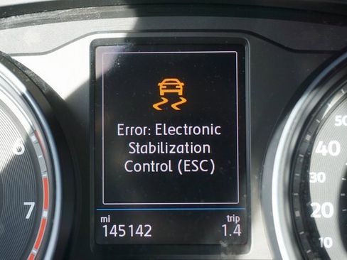 Used 2018 Volkswagen Atlas SE image 16