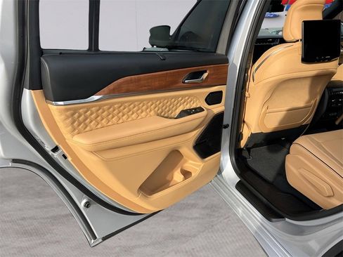 New 2025 Jeep Grand Cherokee L Summit image 13