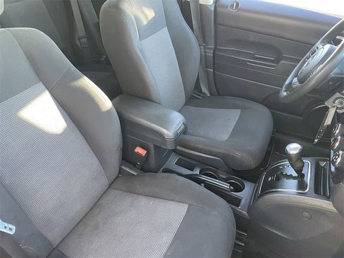 Used 2015 Jeep Patriot Sport image 11