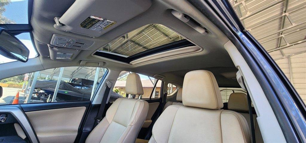 Used 2014 Toyota RAV4 Limited w/ Technology Package FWD image 28
