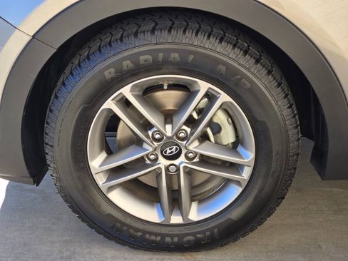 Used 2018 Hyundai Santa Fe Sport image 11