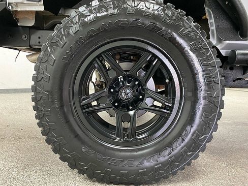 Used 2013 Jeep Wrangler Unlimited Sport image 24