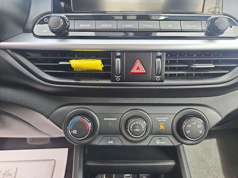 Used 2024 Kia Forte LXS image 18