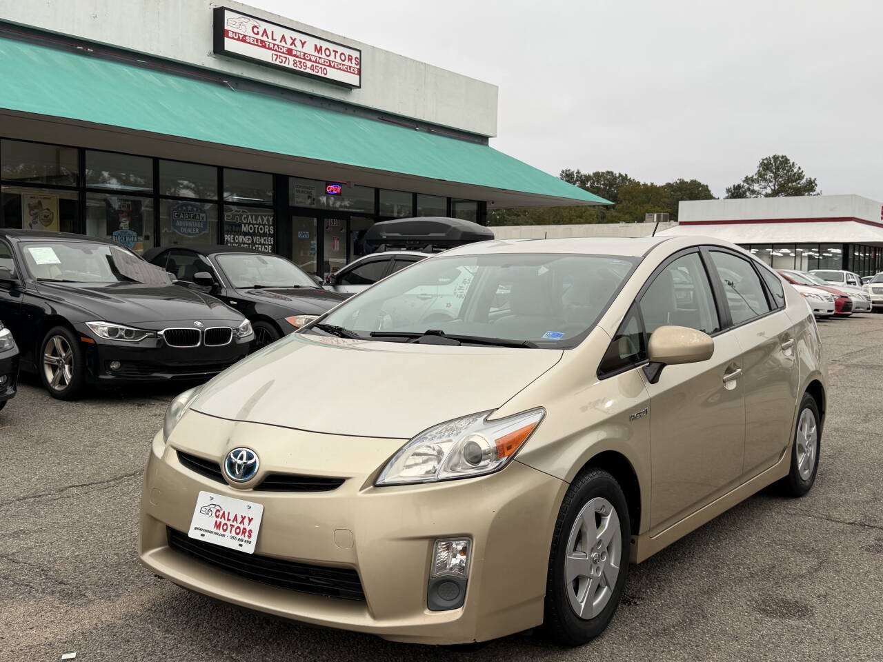 Used 2011 Toyota Prius Three w/ Navigation Pkg FWD image 1