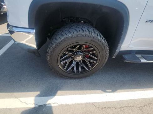 Used 2024 Chevrolet Silverado 2500 LT w/ Safety Package image 6