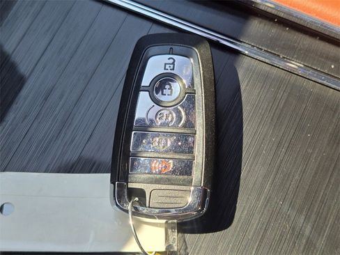 Used 2025 Lincoln Aviator Reserve w/ Luxury Package image 19