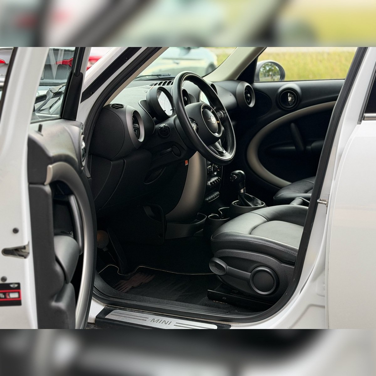 Used 2012 MINI Cooper Countryman FWD image 6