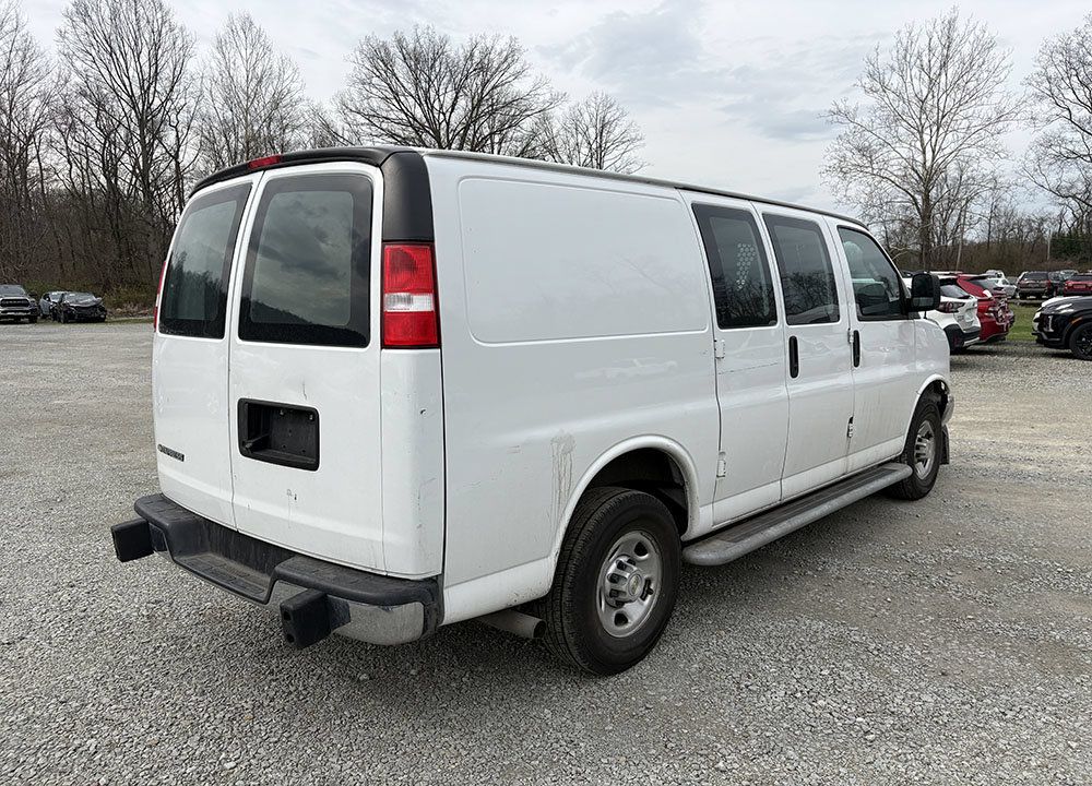 Used 2021 Chevrolet Express 2500 w/ Driver Convenience Package RWD image 4