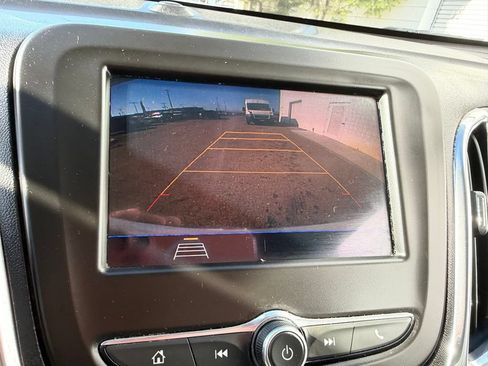 Used 2020 Chevrolet Equinox LT w/ Driver Convenience Package FWD image 25