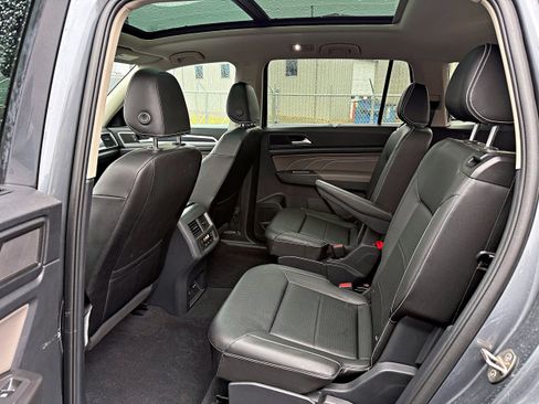 Used 2023 Volkswagen Atlas SEL R-Line image 20