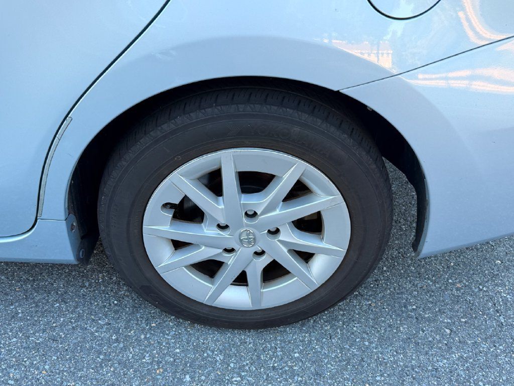 Used 2014 Toyota Prius V Three FWD image 6
