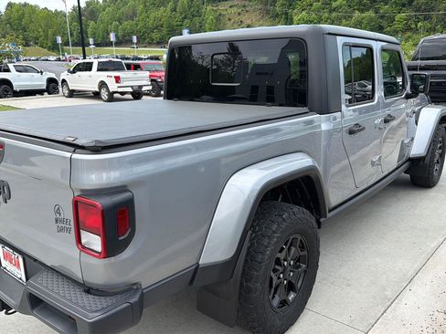 Used 2021 Jeep Gladiator Sport AWD/4WD image 3