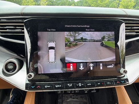 Used 2022 Jeep Grand Wagoneer Series III w/ Rear Seat Video Group 1 AWD/4WD image 35
