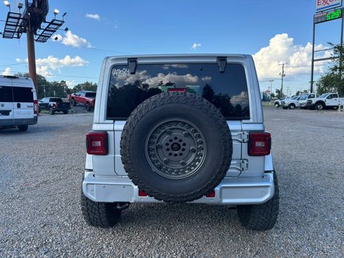 Used 2023 Jeep Wrangler Unlimited Sahara AWD/4WD image 4