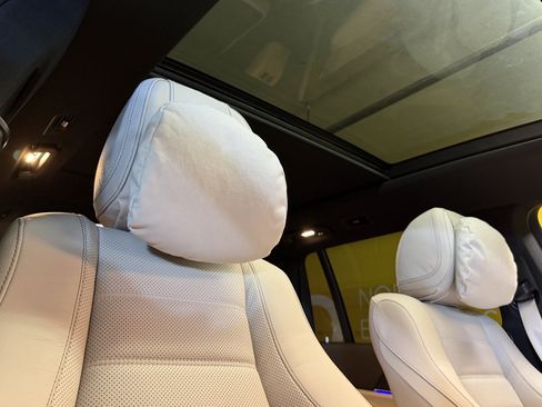 New 2026 Mercedes-Benz GLS 580 4MATIC image 16