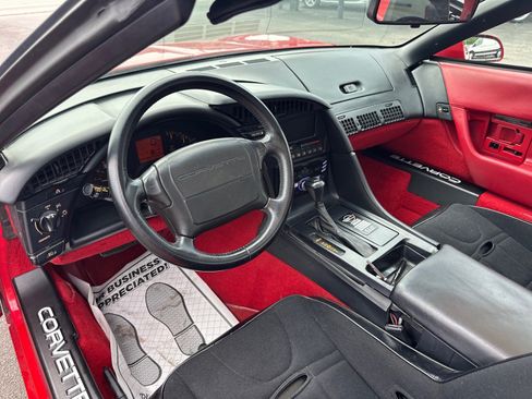 Used 1992 Chevrolet Corvette Coupe RWD image 11