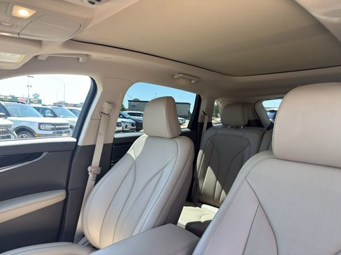 Used 2022 Lincoln Nautilus Reserve AWD/4WD image 11