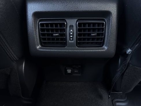 Used 2025 Toyota Camry SE FWD image 27