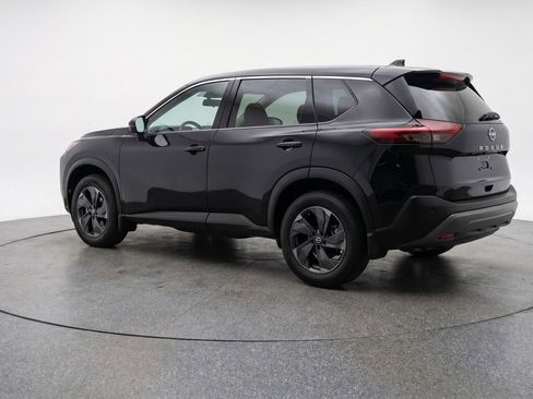 Used 2025 Nissan Rogue SV AWD/4WD image 6